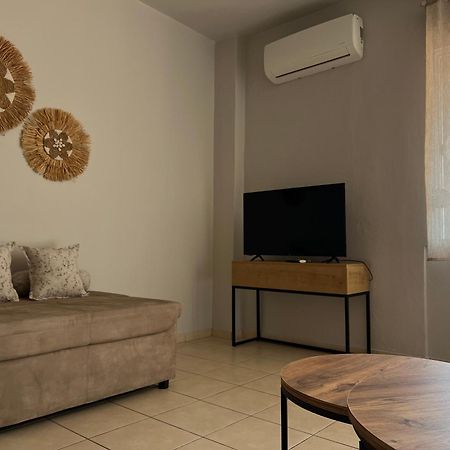 Anna Maria Views Apartment เนโอสมาร์มาราส ภายนอก รูปภาพ